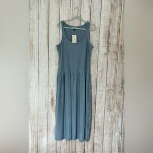 Universal Thread Blue Sleeveless Midi Dress